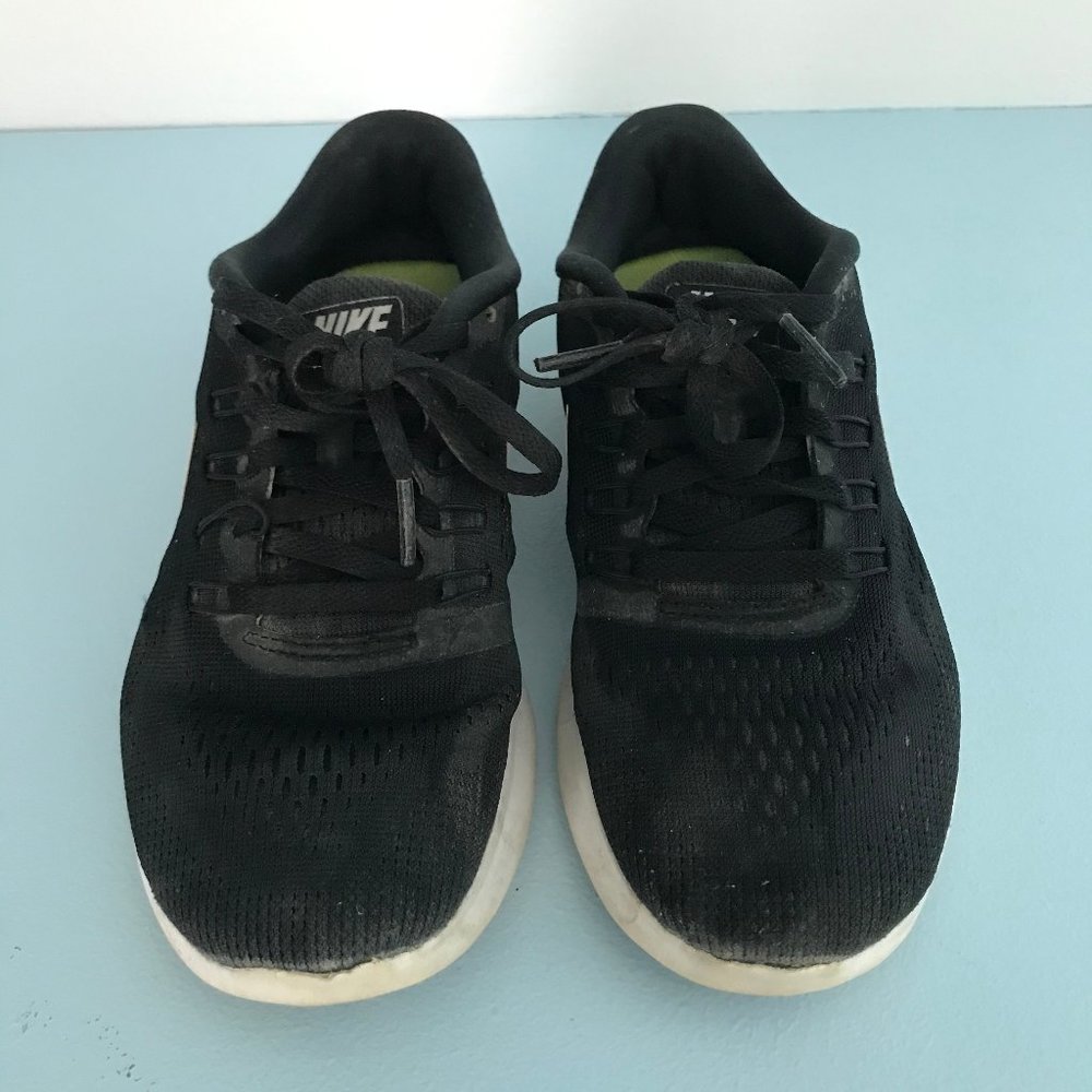 Nike Sneaker Black Size 5